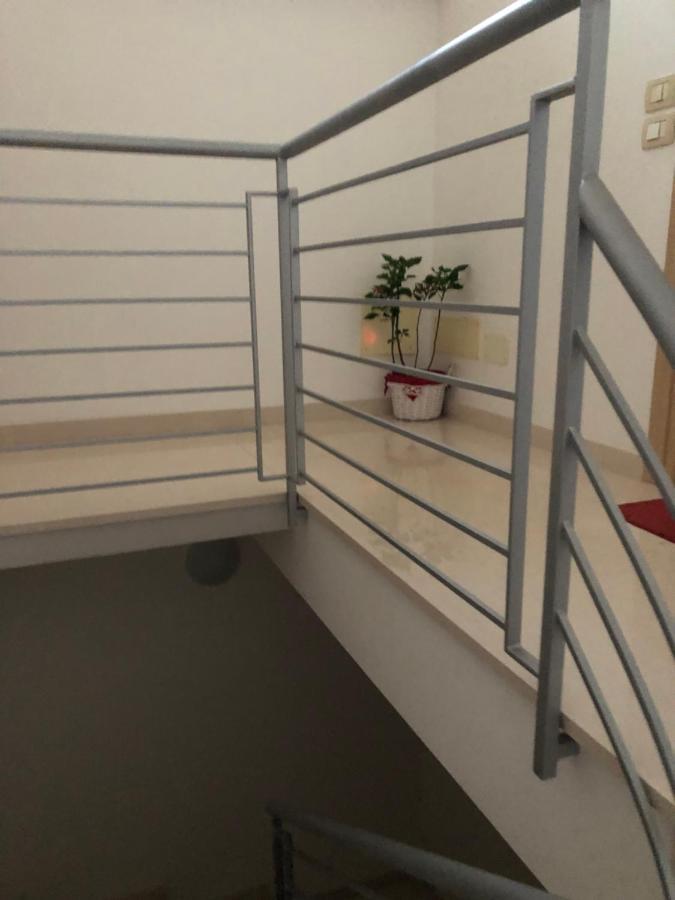 ヴィットーリアMansarda Mentana Dueアパートメント エクステリア 写真