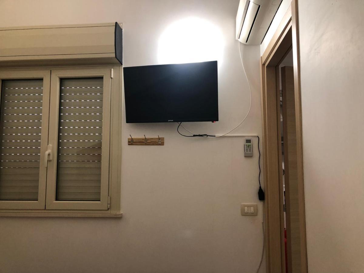ヴィットーリアMansarda Mentana Dueアパートメント エクステリア 写真